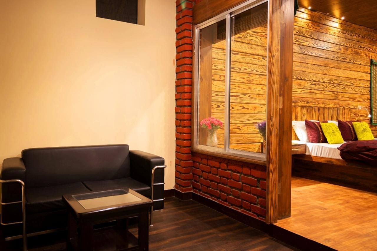 Nirvana Lodge And Lounge Mussoorie Exterior photo