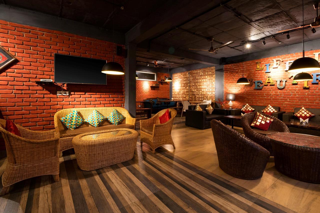 Nirvana Lodge And Lounge Mussoorie Exterior photo