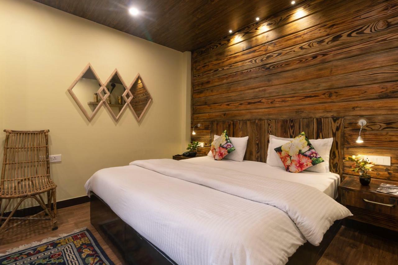 Nirvana Lodge And Lounge Mussoorie Exterior photo